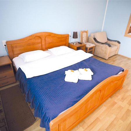 Hotel Ravni Gaj Knic Екстериор снимка
