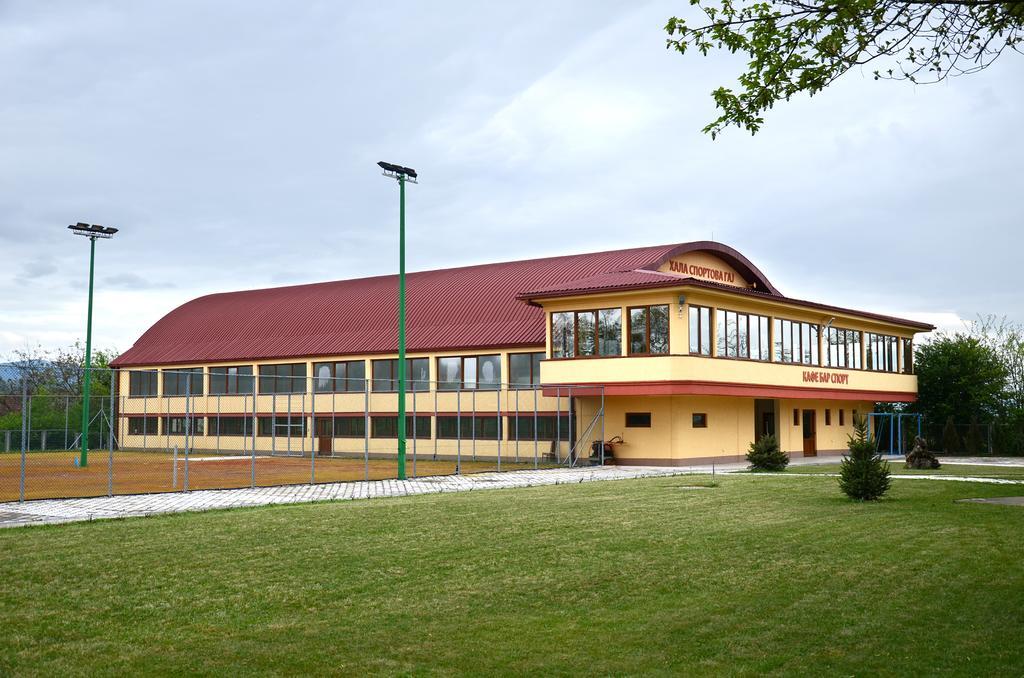 Hotel Ravni Gaj Knic Екстериор снимка