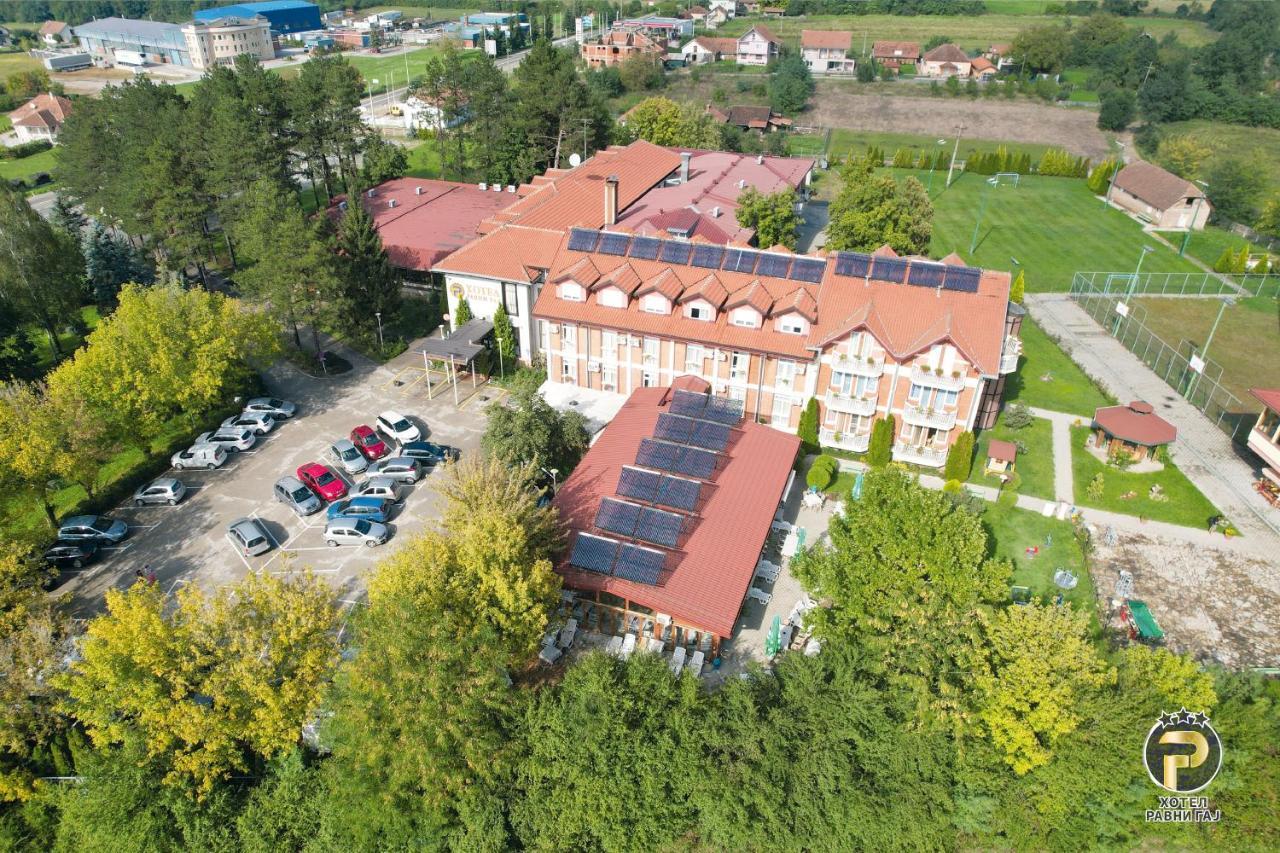 Hotel Ravni Gaj Knic Екстериор снимка