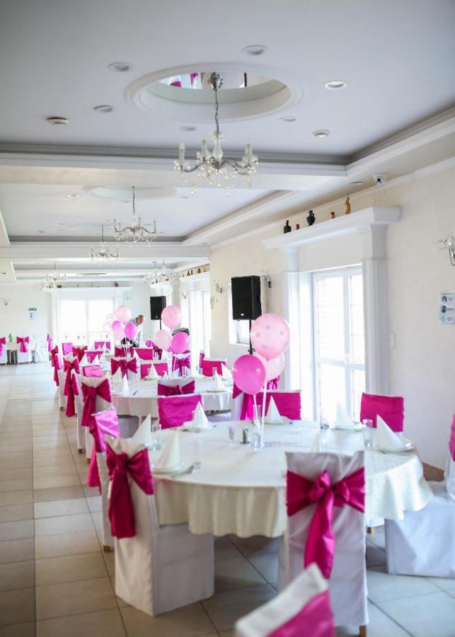 Hotel Ravni Gaj Knic Екстериор снимка