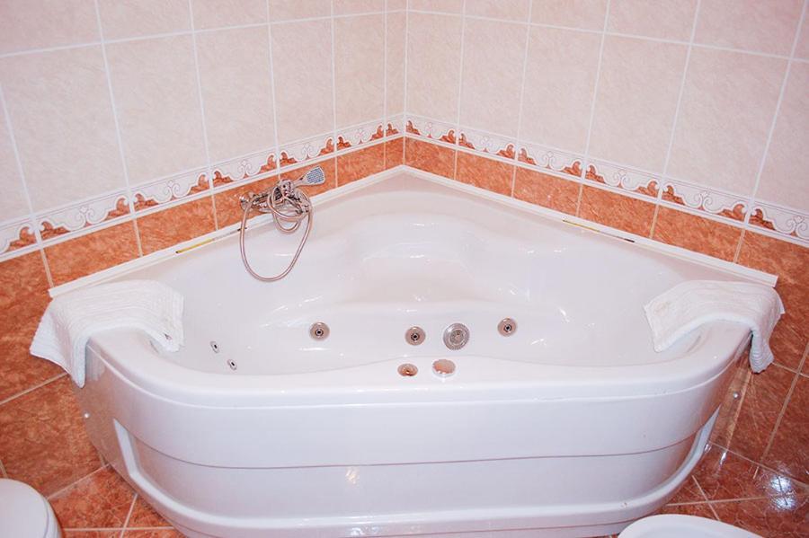 Hotel Ravni Gaj Knic Екстериор снимка