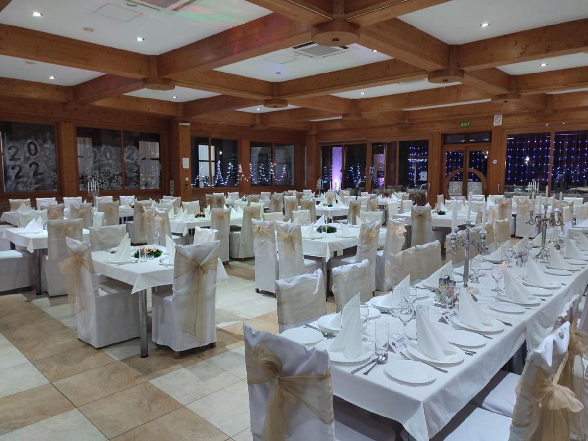 Hotel Ravni Gaj Knic Екстериор снимка