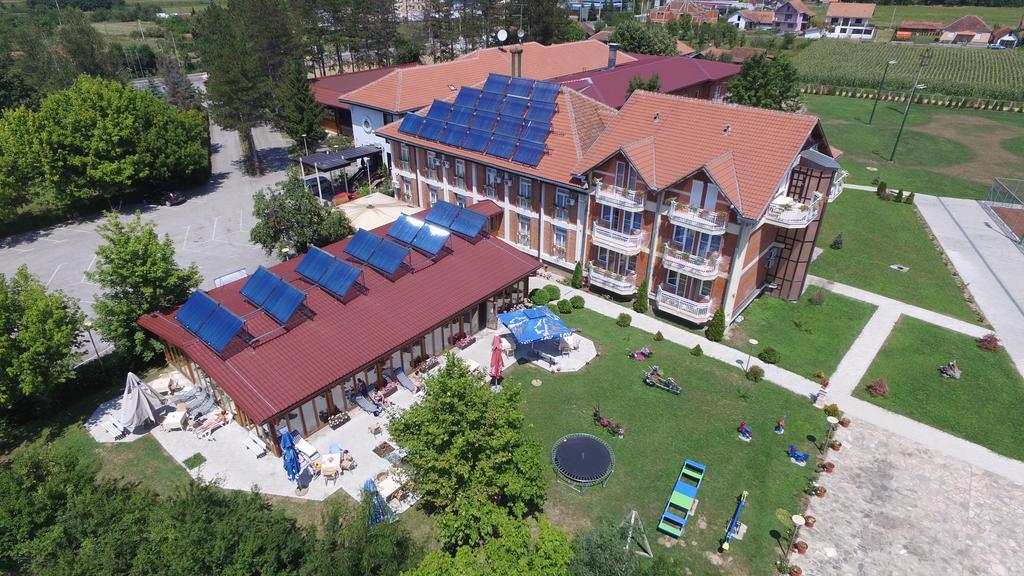Hotel Ravni Gaj Knic Екстериор снимка