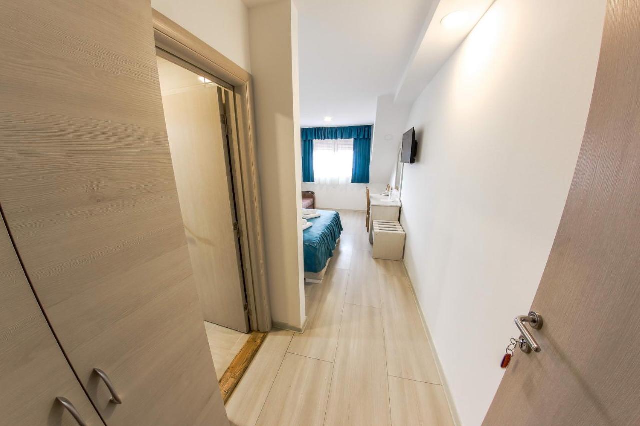 Hotel Ravni Gaj Knic Екстериор снимка