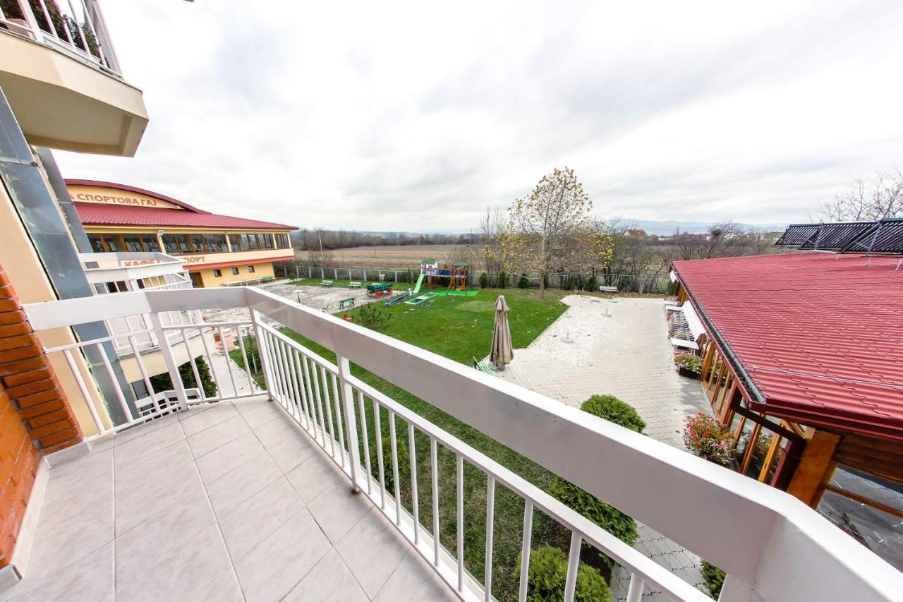 Hotel Ravni Gaj Knic Екстериор снимка